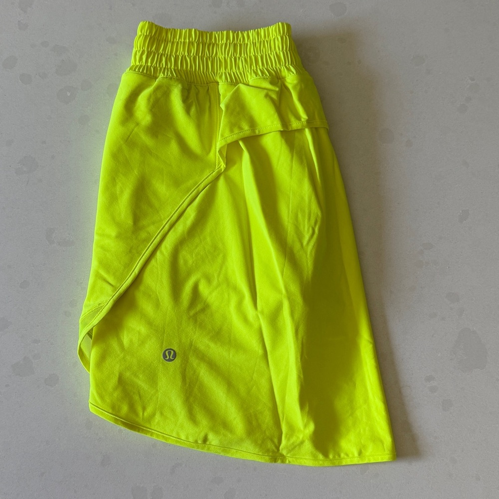 Hotty Hot High-Rise Skirt, Long,
Highlight Yellow